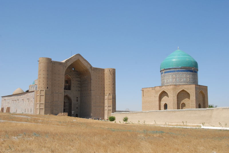 Kazakhstan-mausoleum_67742191-800x800
